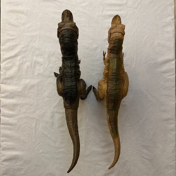 2 Jurassic World T-Rex Dinosaur Action Figures / Epic Roarin' & Thrash 'N Devour - Picture 5 of 16